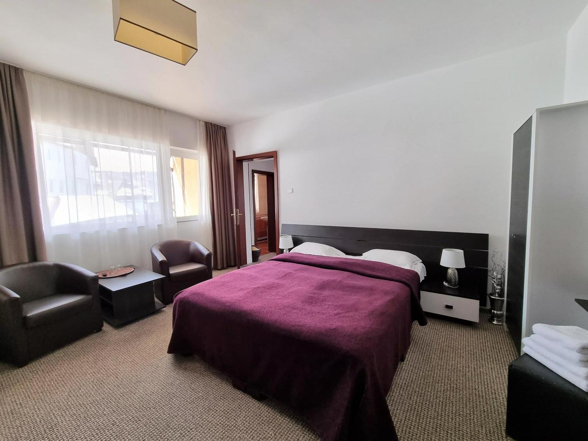 Hotel Casa Cristina à Braşov Extérieur photo