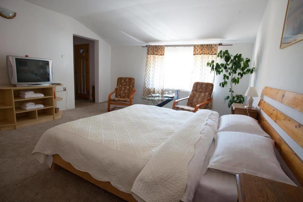 Hotel Casa Cristina à Braşov Extérieur photo
