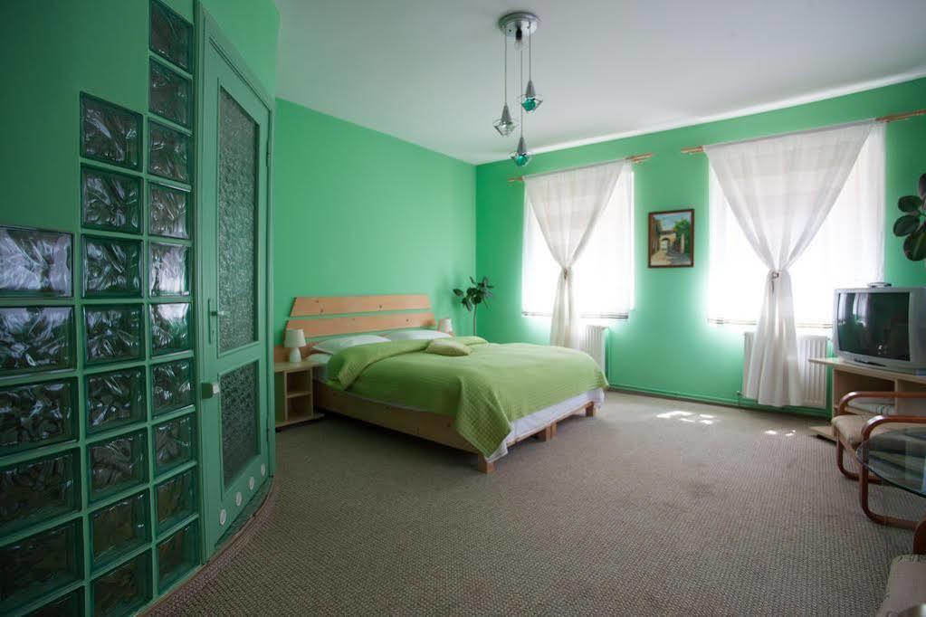 Hotel Casa Cristina à Braşov Extérieur photo